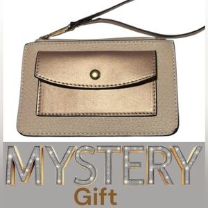 ✅🎁💎Vintage Cream and Gold Clutch with Sleek Design in Vegan Friendly Leather